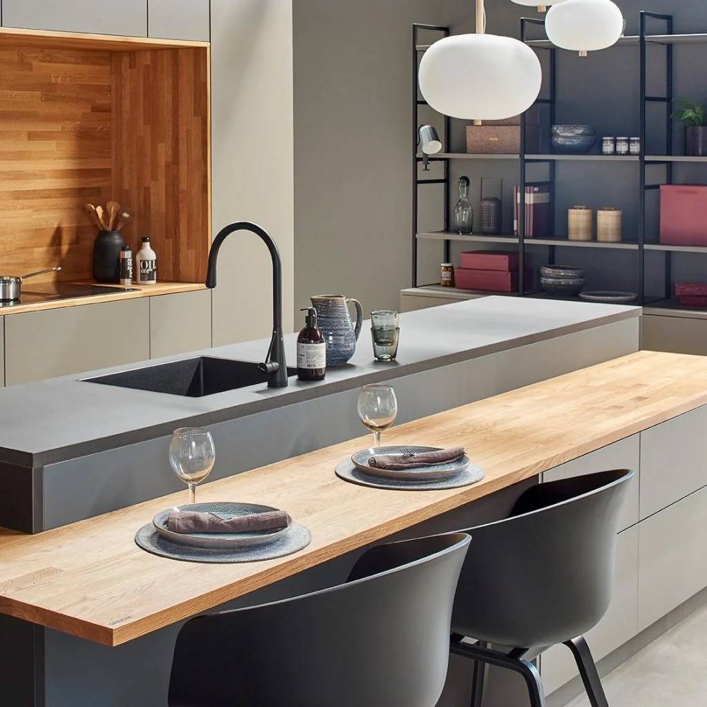 Timber breakfast bar worktop